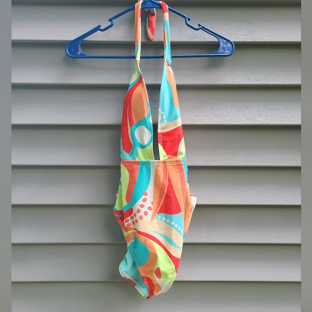 Jessica Simpson Orange and Red One Piece Swimsuit Vibrant Design